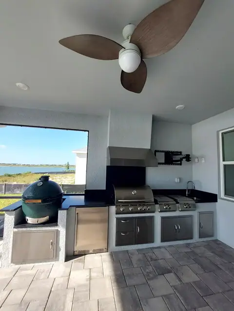 Outdoor Kitchen with built in large green egg built in Naples, FL. Outdoor Kitchen with built in large green egg built in Naples, FL.